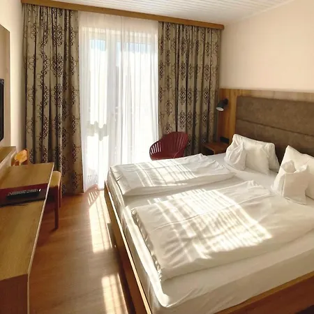 Hotel Dorf Gruener Baum