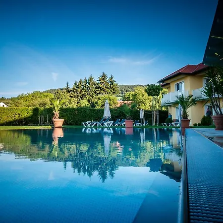 Dorf Gruener Baum Maria Laach am Jauerling