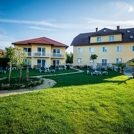 Dorf Gruener Baum 3*