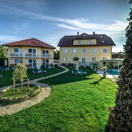 Dorf Gruener Baum