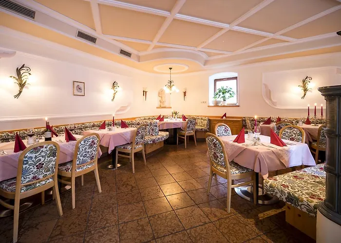 Dorf Gruener Baum ホテル 3*