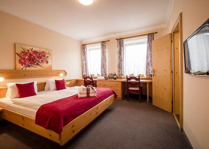 ホテル Dorf Gruener Baum Maria Laach am Jauerling